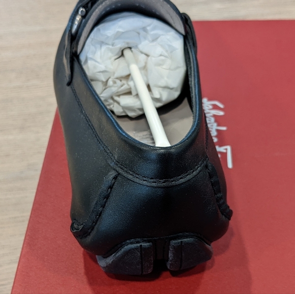 Men's Salvatore Ferragamo "Stuart" Gancio Leather Loafers Black - Picture 4 of 7